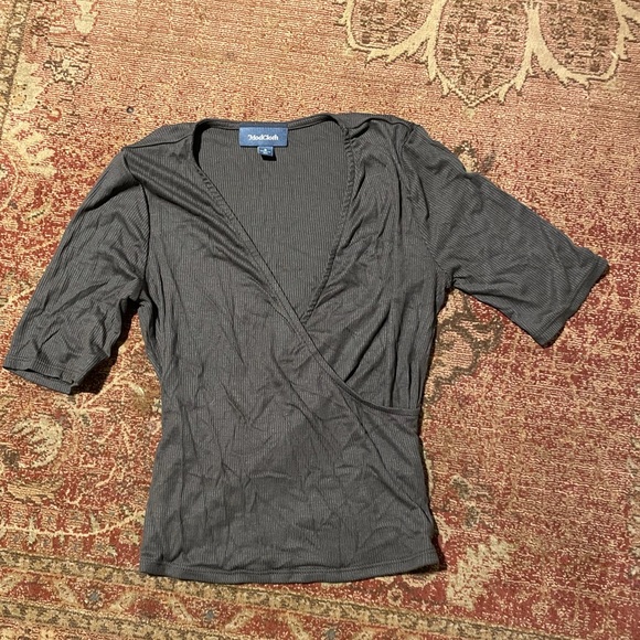 NWOT Modcloth faux wrap top - Picture 2 of 3